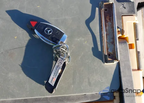 2016 Mercedes-Benz C 300 4Matic/Luxury 4Matic/Sport 4Matic from USA, damaged, VIN 55SWF4KB1GU155147